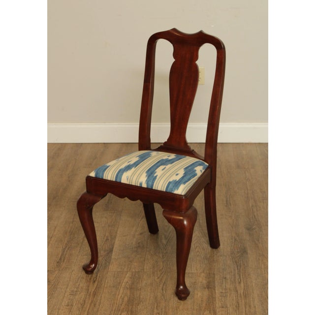 Queen Anne Henkel Harris Queen Anne Style Mahogany Dining Side Chair For Sale - Image 3 of 13