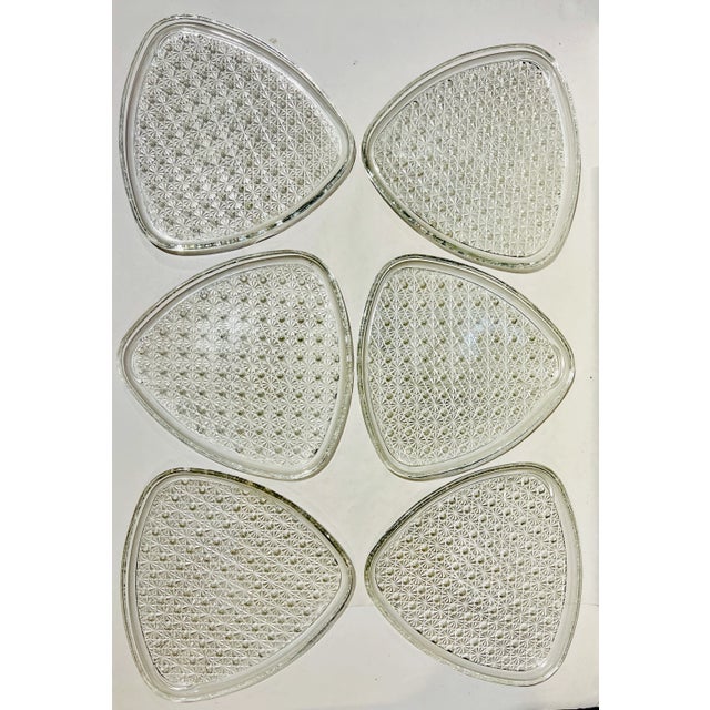 Transparent MCM Atomic Era Vintage Triangle Daisy and Button Snack Plates - Set of 6 Anchor Hocking For Sale - Image 8 of 9
