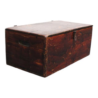 Early 19th Century Colonial Stained Maple Handmade Travel Trunk / Chest With Hinged Top For Sale