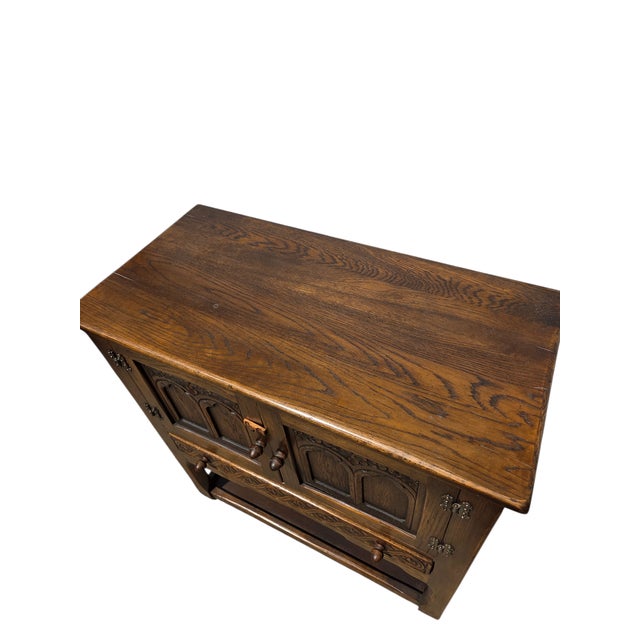 1980s Ethan Allan Charter Oak Jacobean Server Sideboard Bar Cabinet Made in England For Sale - Image 10 of 16