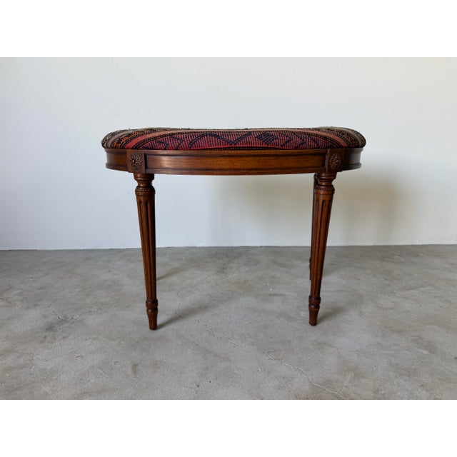 Vintage French Provincial Louis XVI-Style Kidney-Shaped Upholstered Vanity Stool Bench For Sale In Miami - Image 6 of 13
