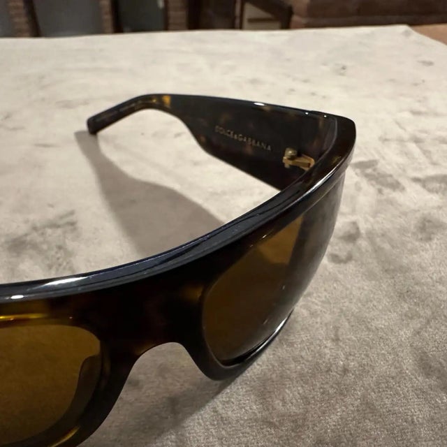 Brown 1990s Tortoiseshell Acetate Mask Sunglasses by Dolce & Gabbana For Sale - Image 8 of 9