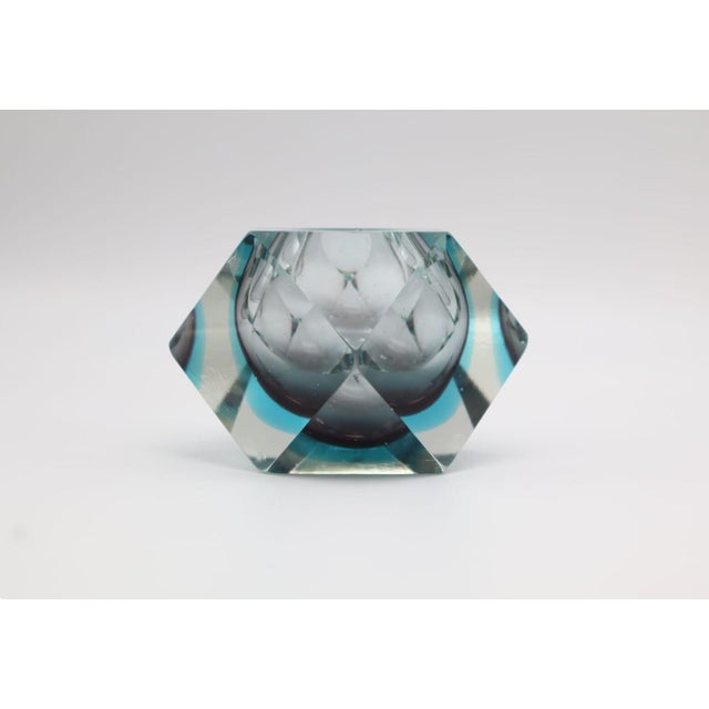 Mid-Century Modern Faceted Murano Sommerso Glass Ashtray by Flavio Poli for Seguso, 1960s, in Very Good conditions....