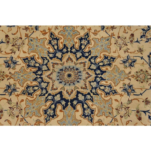 1940s Ivory Medallion Antique Persian Isfahan Rug 5' 1" X 7' 4" Handknotted Wool Carpet For Sale - Image 4 of 7