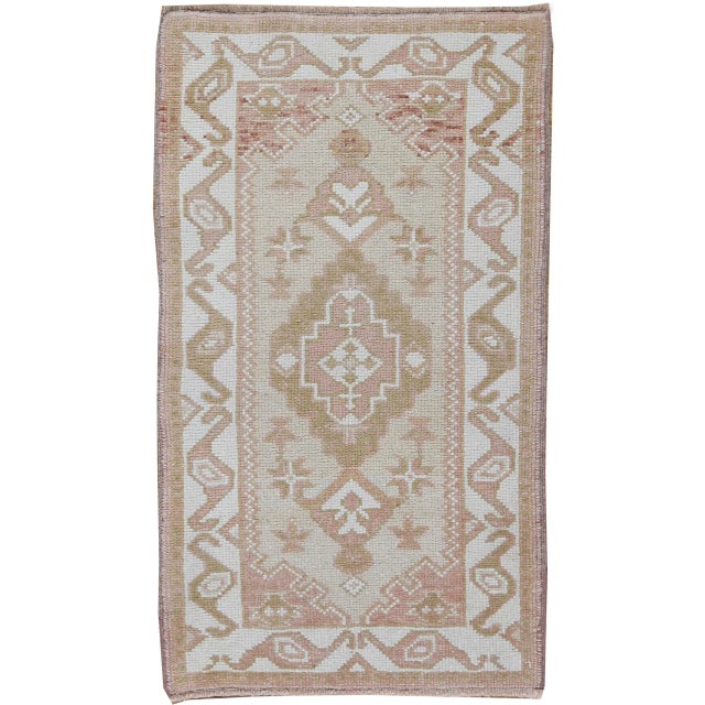 1950s Vintage Turkish Yastik Rug - 1'9" X 3' For Sale - Image 5 of 5