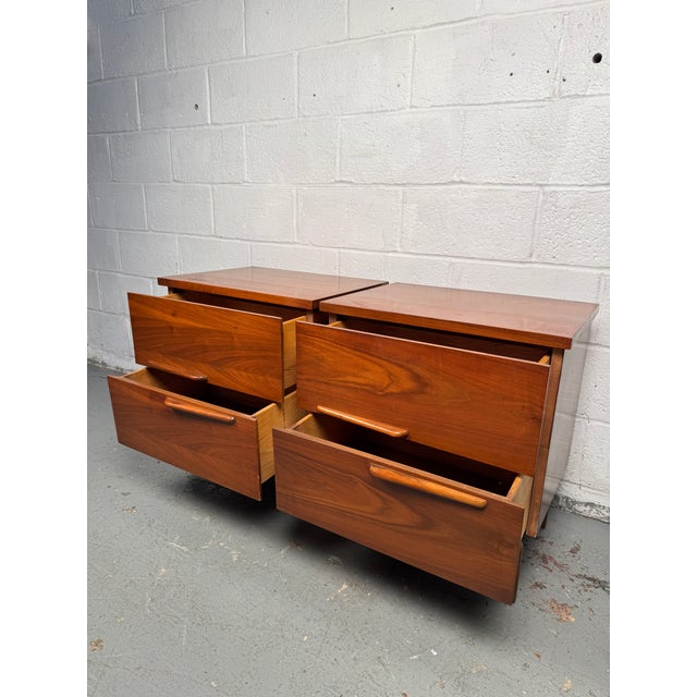 Chestnut Pair of Mid-Century Modern Nightstands For Sale - Image 8 of 16