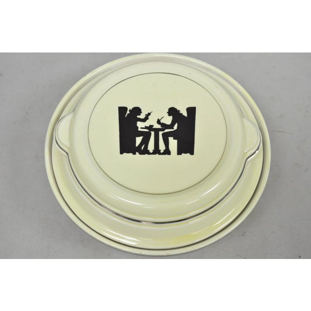 Traditional Vintage Hall's China Tavern Silhouette Medallion Traditional Casserole Dish Bowl For Sale - Image 3 of 13