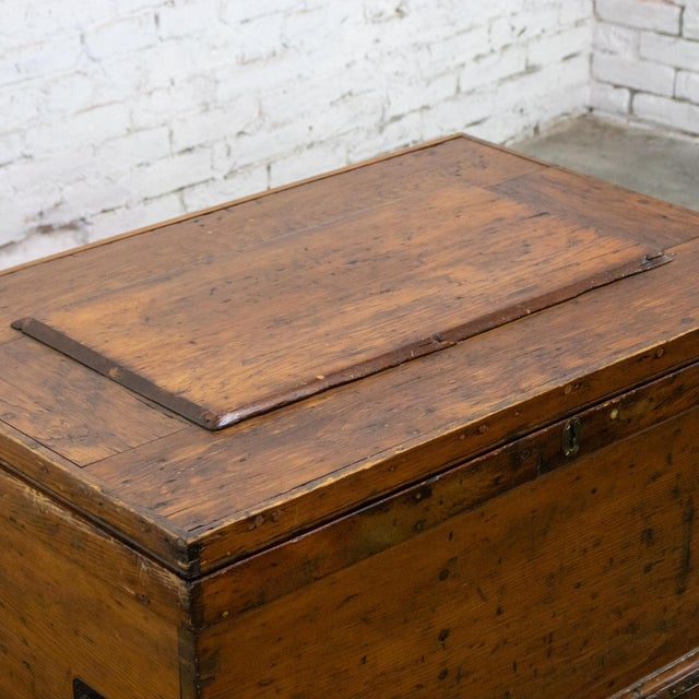 19th Century Antique Colonial Rustic Pine Carpenter’s Tool Chest Trunk or Coffee Table For Sale - Image 6 of 18