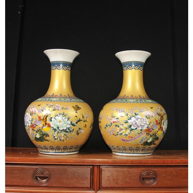 Kangxi Chinese Porcelain Vases, Set of 2 For Sale - Image 10 of 10