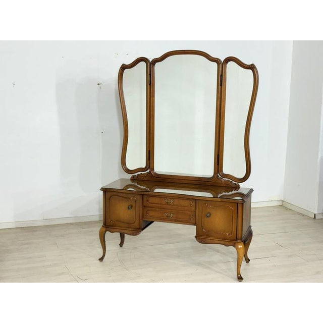 For sale is this beautiful, elegant dressing table from the 1950s to 1970s, perfectly combining classic charm and...