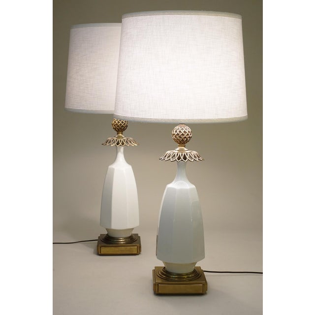 White 1960s Stiffel Hollywood Regency Modern Neo Classical Pineapple White Porcelain Brass Table Lamps - a Pair For Sale - Image 8 of 12