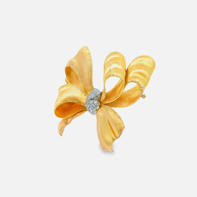 Early 21st Century Buccellati Diamond 18k Gold Ribbon-Bow Brooch For Sale - Image 5 of 10