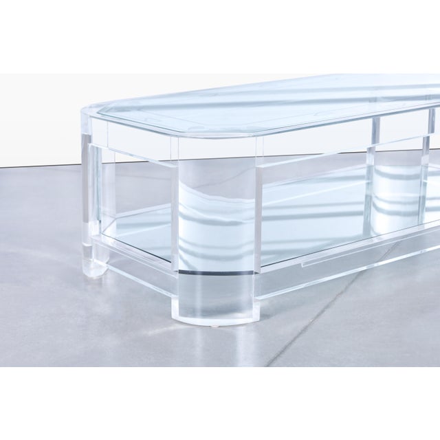 1980s Mid-Century Modern Two-Tiered Lucite Coffee Table For Sale In Los Angeles - Image 6 of 11