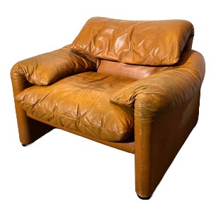 Maralunga Leather Lounge Chair by Vico Magistretti for Cassina For Sale