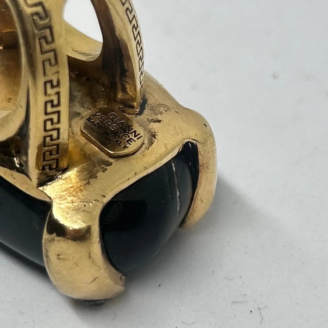 Italian 1990s Gianni Versace Black Agate Oversized Cocktail Ring For Sale - Image 3 of 9