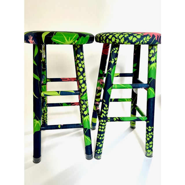 1960s Pair of Vintage Greeff "Summertime Collection" Fabric Wrapped Wooden Counter Stools For Sale - Image 4 of 18