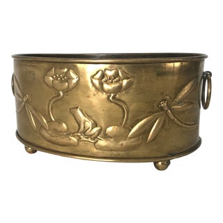 Vintage Art Nouveau Oval Brass Planter With Frogs, Dragonflies & LIlies For Sale