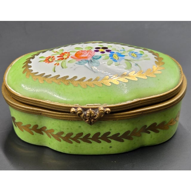 Vintage Curated Collection Fine Porcelain Trinket Boxes Featuring Tiffany & Co., Limoges & Lenox- Set of 5 For Sale - Image 13 of 18