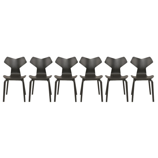 Model Grand Prix Black Dining Chairs by Arne Jacobsen for Fritz Hansen, 2019, Set of 6 For Sale