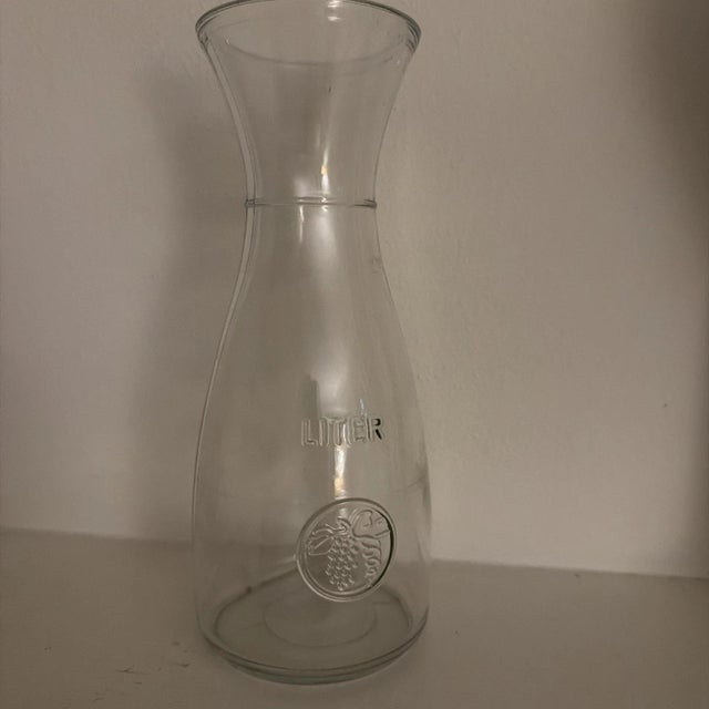 1980s Three Glass Wine Decanters of Various Sizes For Sale - Image 4 of 4