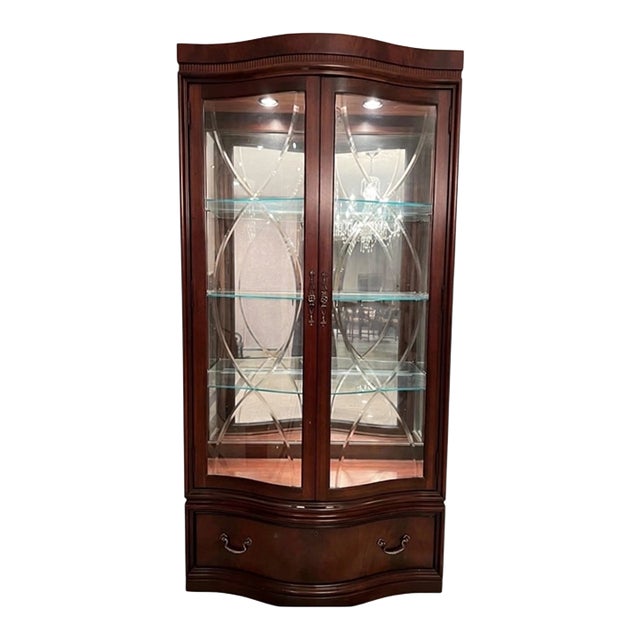 1990s Thomasville Mahogany Bogart Serpentine Curio Cabinet Hutch Shelf Breakfront For Sale