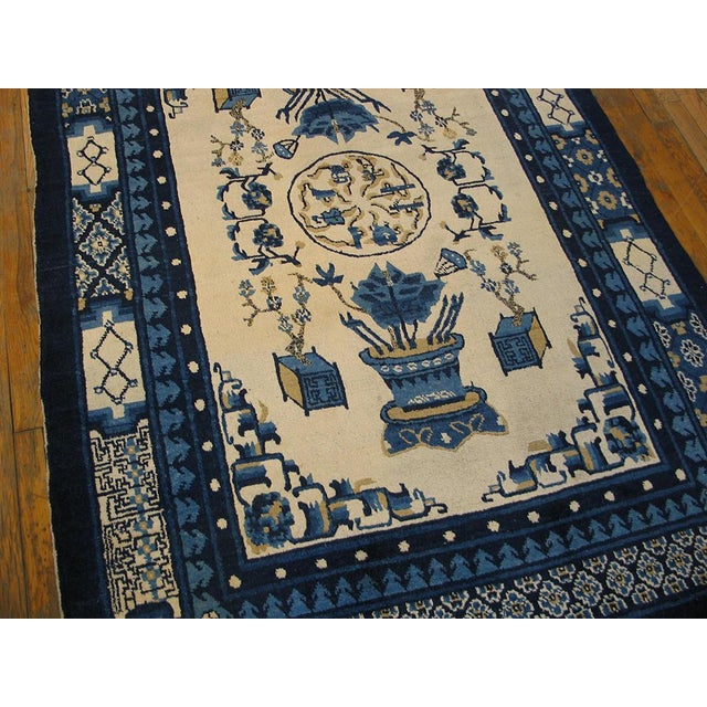 Chinese 1890s White Blue Medallion Antique N. Chinese Mongolian Rug 4'3" X 5'10" Handknotted Wool Carpet For Sale - Image 3 of 6