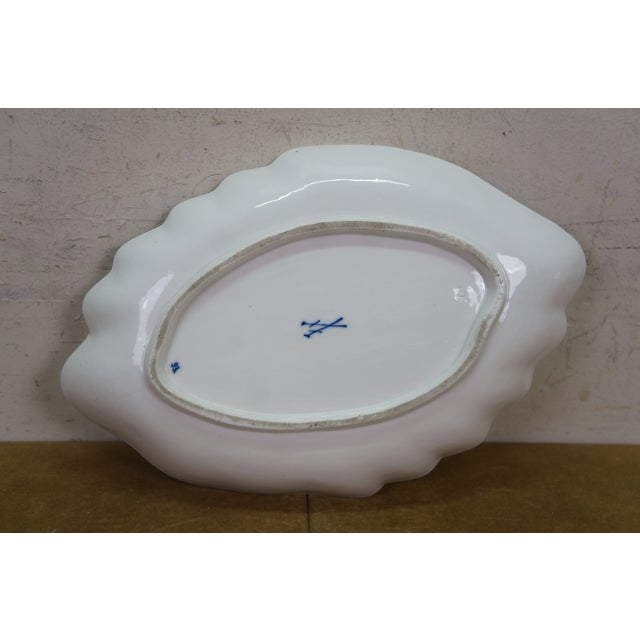 Antique German Meissen Blue Onion Scalloped Leaf Serving Plate Platter Dish 10" For Sale - Image 12 of 13