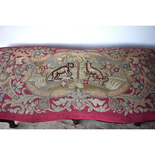 French Early 20th Century Fox and Hound Needlepoint Louis XV-Style Bench For Sale - Image 3 of 11