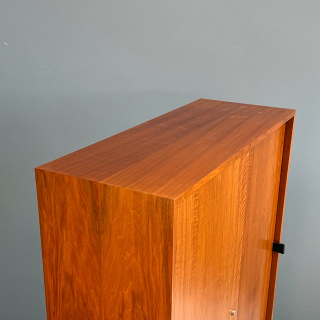 Walnut Wardrobe by Florence Knoll for Knoll International, 1960s For Sale - Image 4 of 14