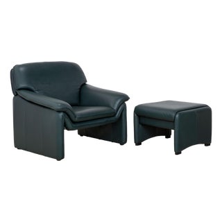 Set of Atlanta Leather Chair and Ottoman from Laauser For Sale