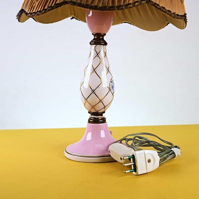 Descrizione Articolo: - il paralume presenta imperfezioni visibili in foto - diametro base 11.5 cm Altezza: 42.5 Diametro:...