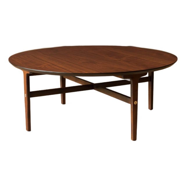 Mid Century Modern Round Walnut Coffee Table by Stanley Furniture Co. For Sale