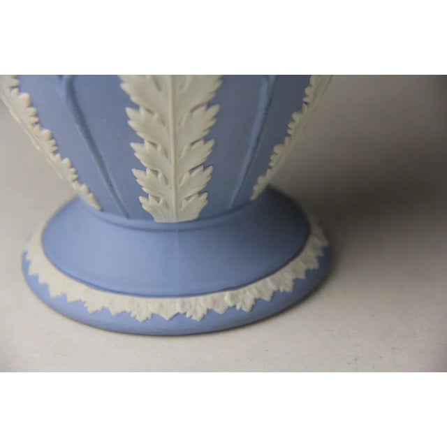 1970s Vintage Wedgwood Acanthus and Bullrush Blue Jasperware Vase For Sale - Image 5 of 11