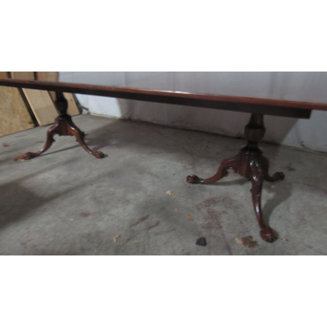 1980s Flame Mahogany Banquet Dining Table Pedestal Highend Designer For Sale - Image 4 of 11