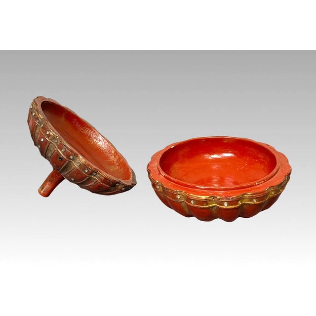 Old Asian Gourd Form Red Lacquer Box With Gold & Glass Jewels, Hand Carved For Sale In Tampa - Image 6 of 7
