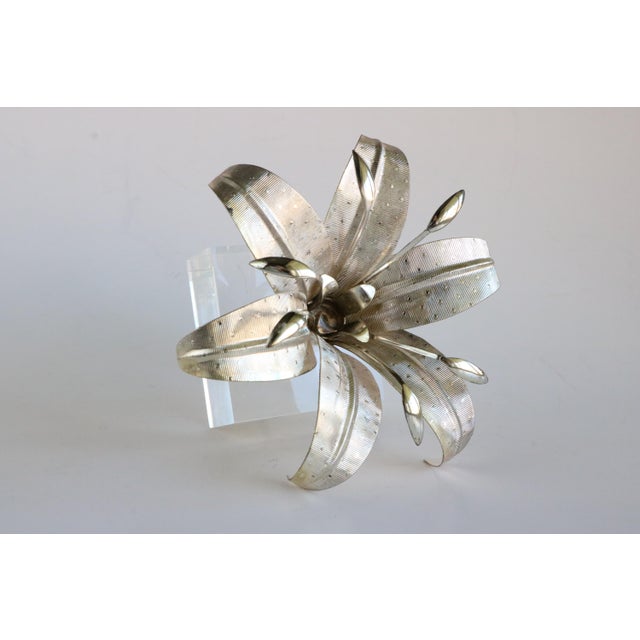 Lee Menichetti Lily Flower Candleholder on Lucite For Sale In Madison - Image 6 of 7