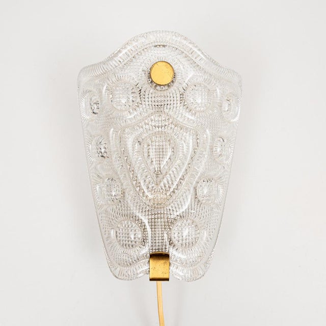 Brass and Glass Sconce attributed to Carl Fagerlund for Orrefors, Sweden, 1960s For Sale - Image 6 of 6