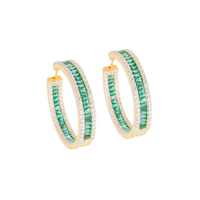 Natural diamond 3.07cts & emerald 5.08cts earring in 18k gold For Sale - Image 17 of 18