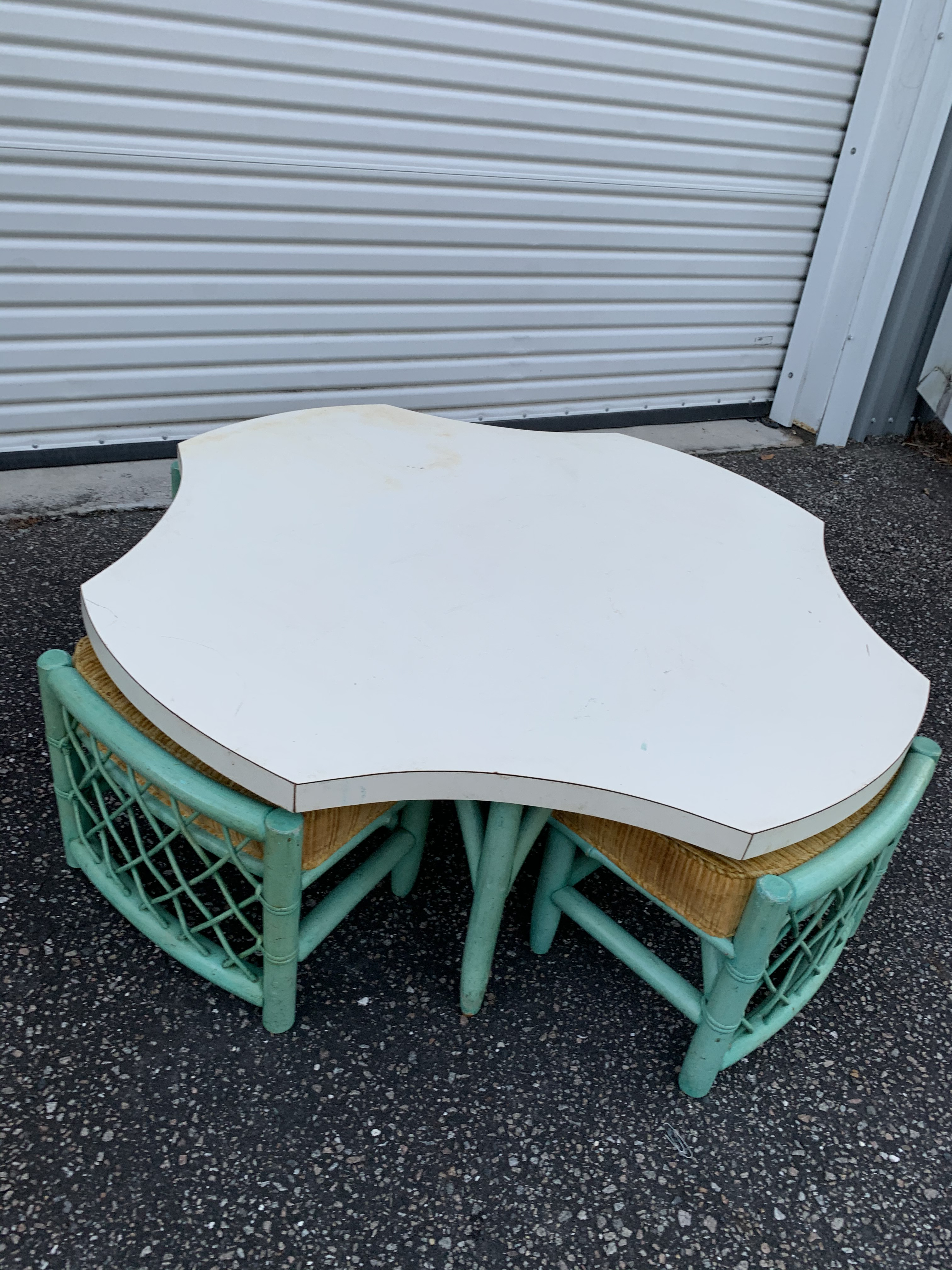 beach table and chairs