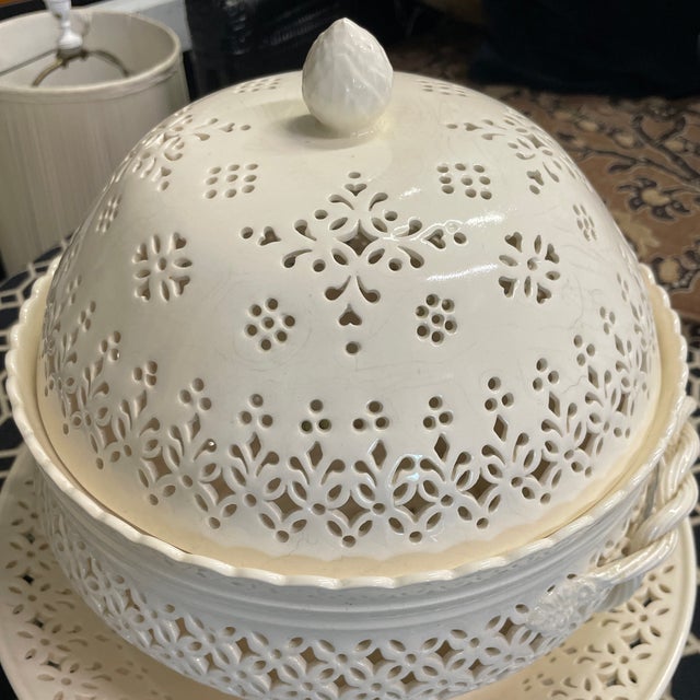 This is a stunning piece of English creamware featuring a large serving bowl with lid and 14” matching underplate. The...