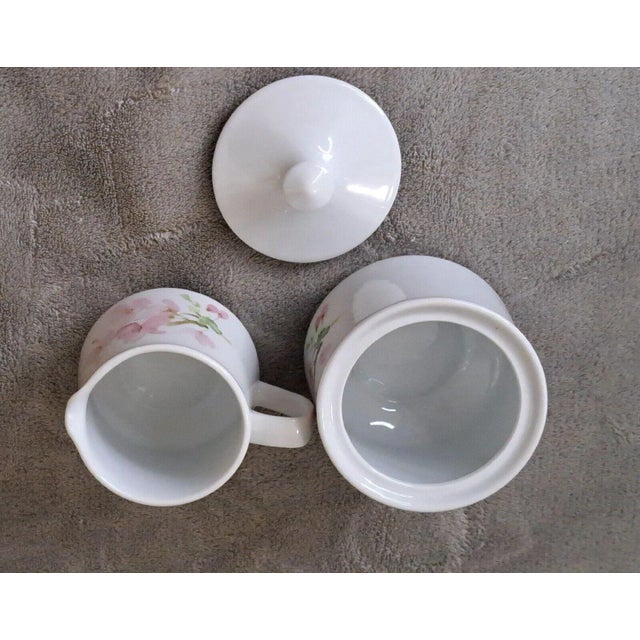 1970s Liette International Pink Dogwood Blossoms Ceramic Creamer & Sugar Bowl Set- 2 Pieces For Sale - Image 9 of 10