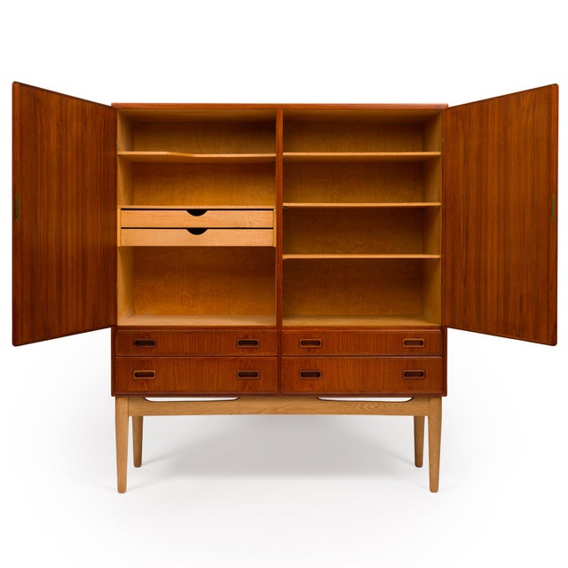 Vintage Danish Mid-Century Hutch/Wardrobe in Teak For Sale In San Francisco - Image 6 of 10
