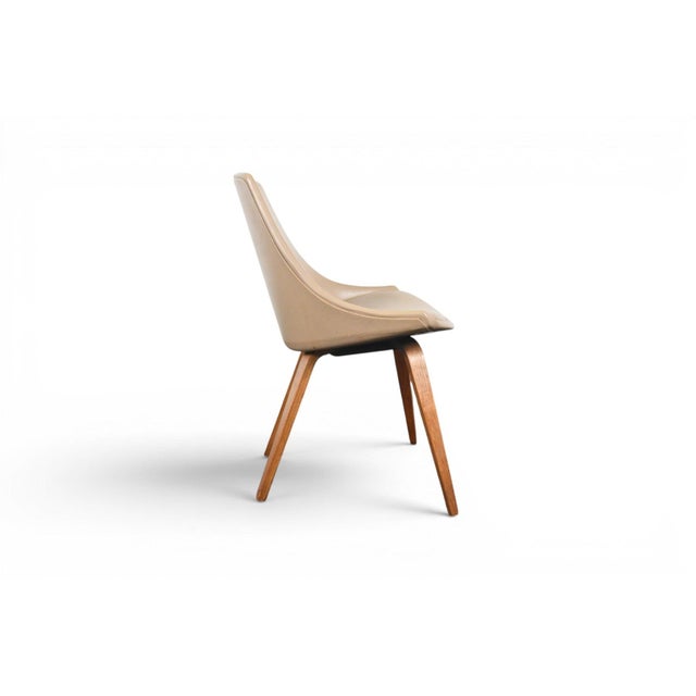 Mid 20th Century Set of Eight Mid 20th Century Bentwood Dining Chairs in Walnut For Sale - Image 5 of 9