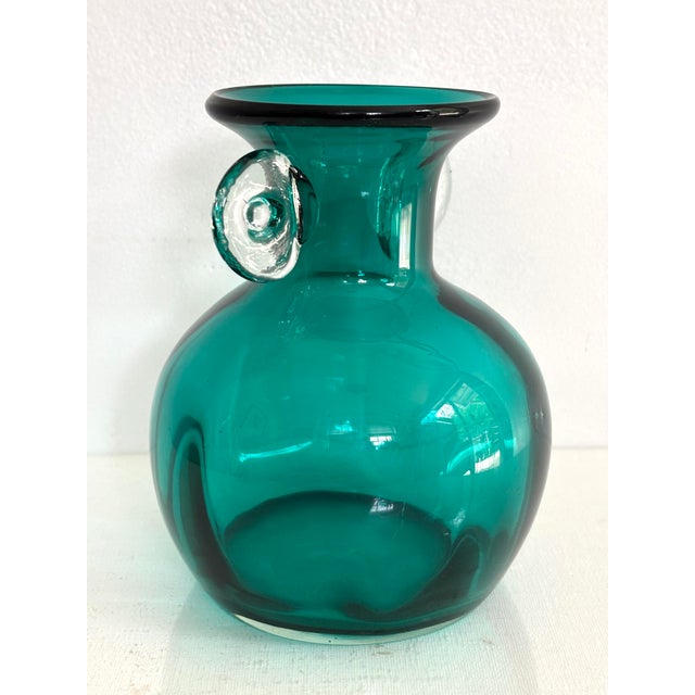 Contemporary Late 20th Century Emerald Green Glass Art Deco Vase With Handles For Sale - Image 3 of 9