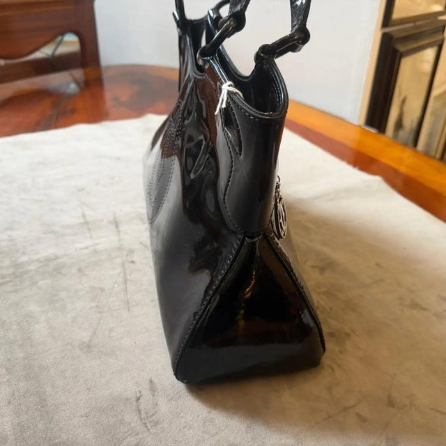 21st Century Perfect Condition Patent Black Leather Hand-Bag by Cartier For Sale - Image 15 of 18