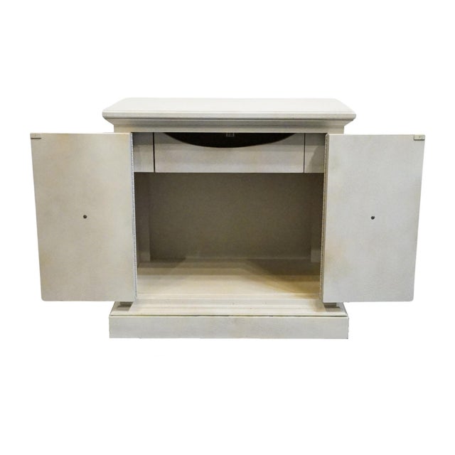 Late 20th Century Unique Furniture Italian Mediterranean Style Hollywood Regency 26" Cabinet Nightstand 7117 - Dorado White Finish For Sale - Image 5 of 13