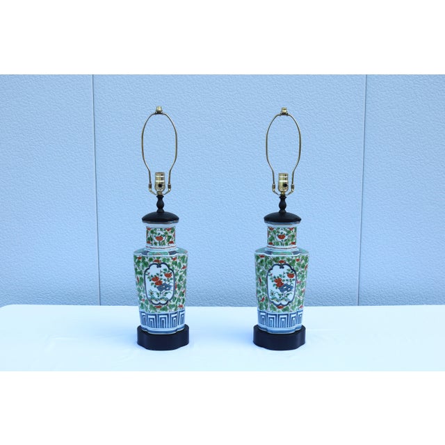 1950s 1950s Chinese Floral Porcelain Table Lamps 19th-Century Famille Verte Style, a Pair For Sale - Image 5 of 18