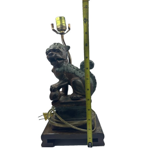 Chinoiserie Vintage Frederick Cooper Cast Iron Foo Dog Table Lamp For Sale - Image 3 of 7