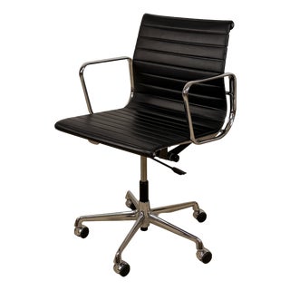 EA 117 Aluminium Chair by Charles & Ray Eames for Vitra For Sale