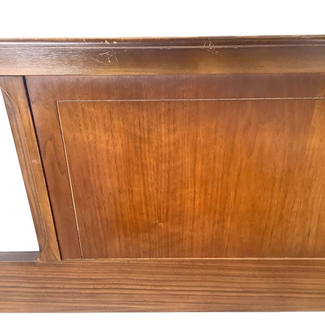 Broyhill Mid-Century Modern Walnut Headboard, Full/Queen, Sculptural Cutouts For Sale - Image 4 of 12